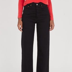 Levi’s Ribcage Straight Ankle Corduroy